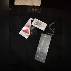 Torrid NWT  jeans 22XT